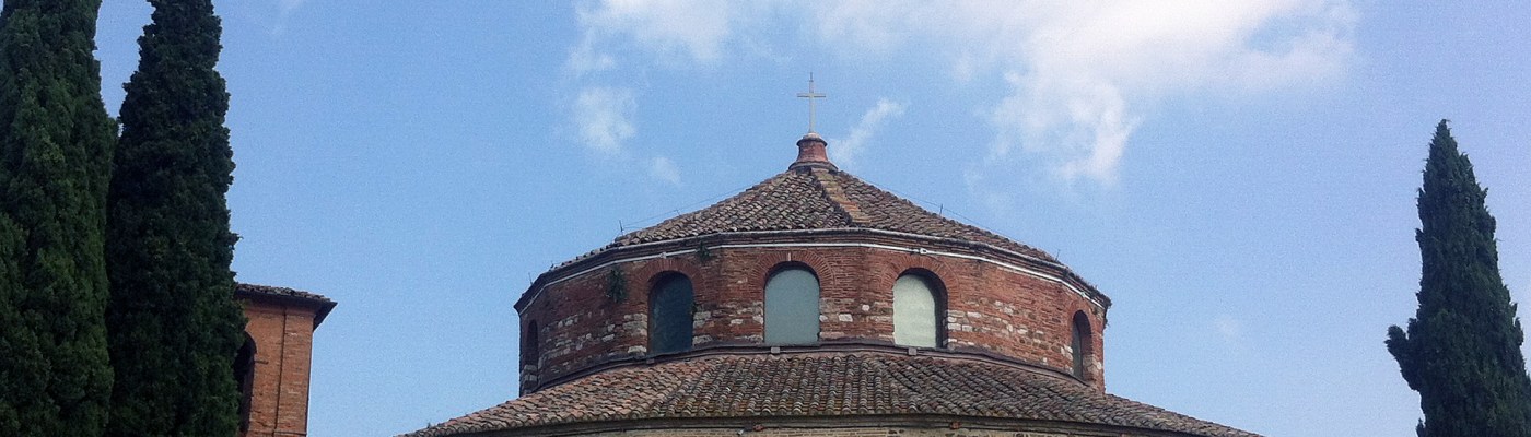 villa il bacio del lupo Italy Rent this villa in Perugia. Yoga retreats and teacher trainings.